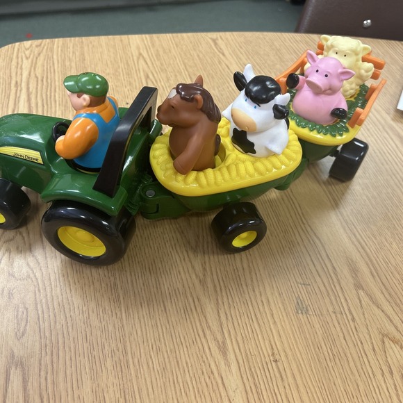 John Deere Animal Sounds Tractor Hayride w/ All Animals and Farmer Works - Picture 1 of 4